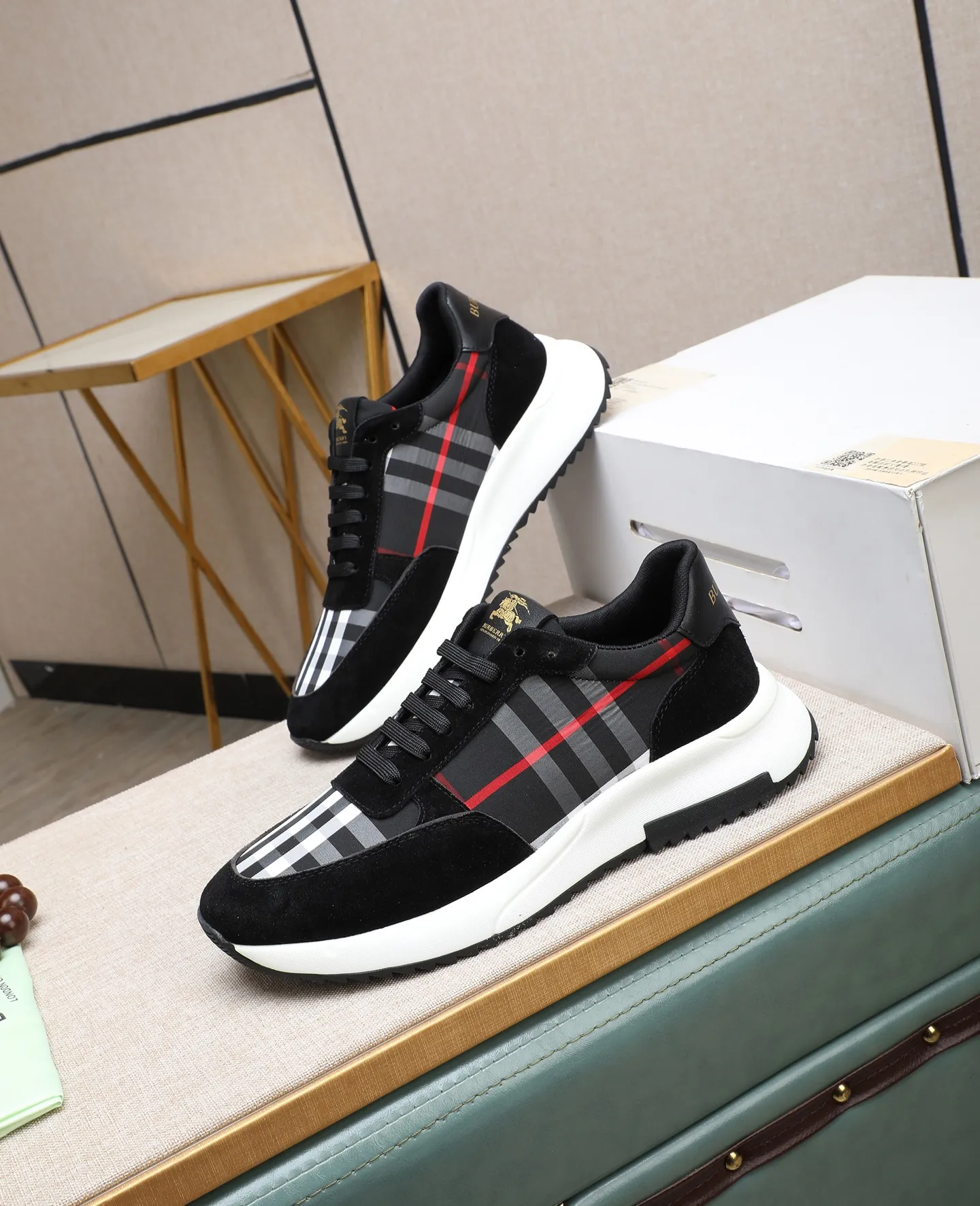 Men's shoes 💰460 ❤️❤️❤️[BURBERRY] Burberry purchasing agent 🔍Men's 🚹New model is synchronized with the official website, the upper is made of imported fabrics, and the lining is genuine leather. Completely 1⃣:1⃣ replica🇮🇹, non-slip and wear-resistant rubber outsole ⚠original factory goods, 🔍🔍high quality, please look at the details, welcome to compare⚠Size: 38-44